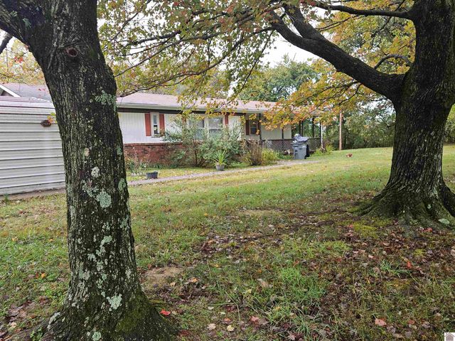 215 Fisher Rd, Paducah, KY 42001