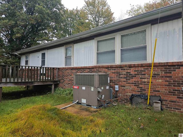 215 Fisher Rd, Paducah, KY 42001