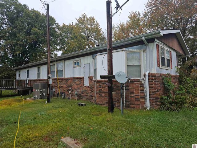 215 Fisher Rd, Paducah, KY 42001