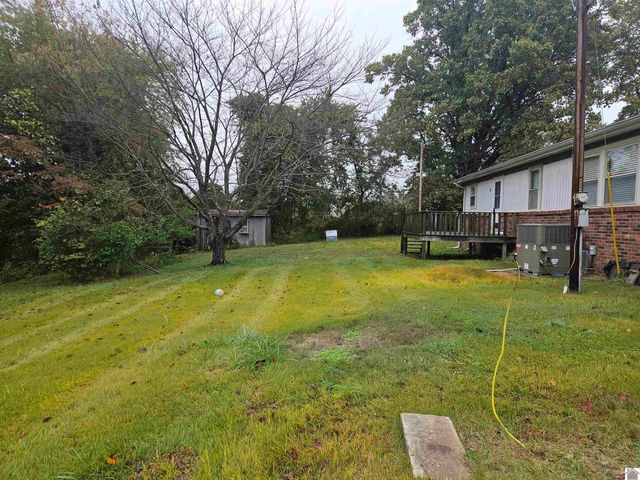 215 Fisher Rd, Paducah, KY 42001