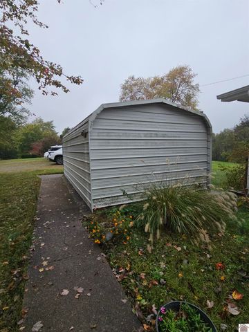 215 Fisher Rd, Paducah, KY 42001