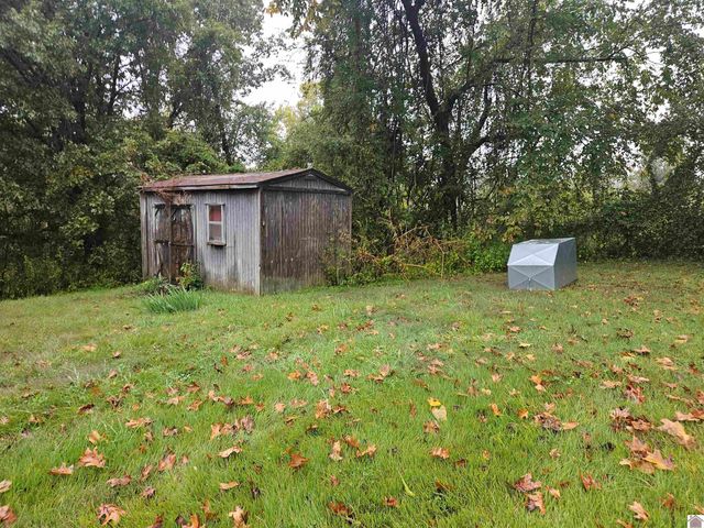 215 Fisher Rd, Paducah, KY 42001