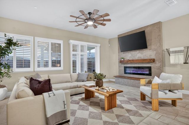 781 Aparicio Way, Galt, CA 95632