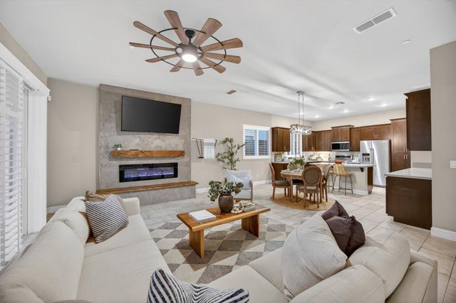 781 Aparicio Way, Galt, CA 95632