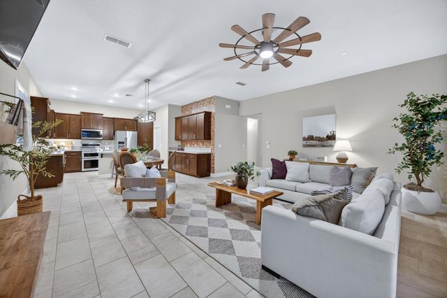 781 Aparicio Way, Galt, CA 95632