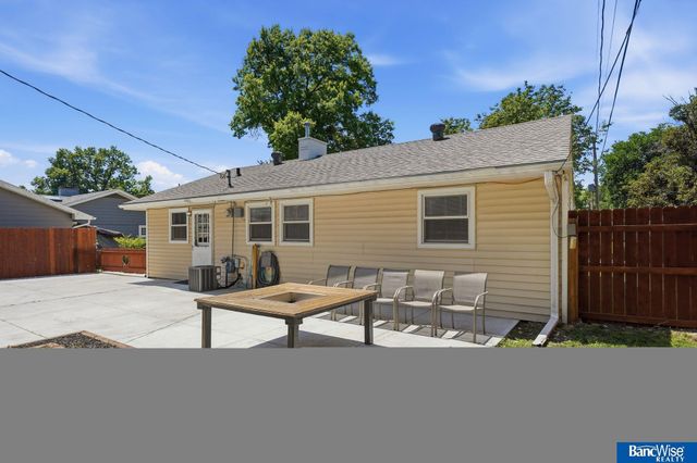 3976 Dunn Avenue, Lincoln, NE 68502