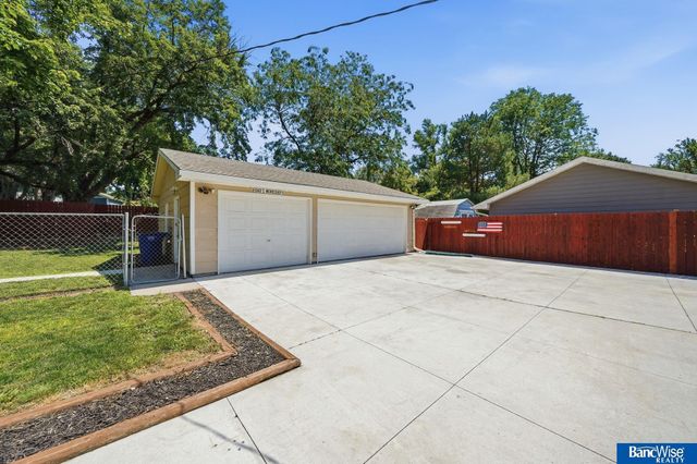 3976 Dunn Avenue, Lincoln, NE 68502