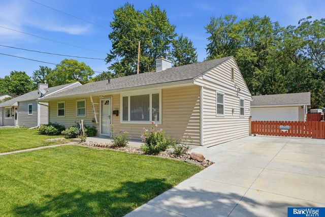3976 Dunn Avenue, Lincoln, NE 68502