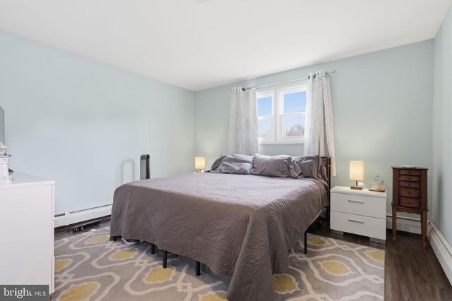 60 LOWER ORCHARD DR, Levittown, PA 19056