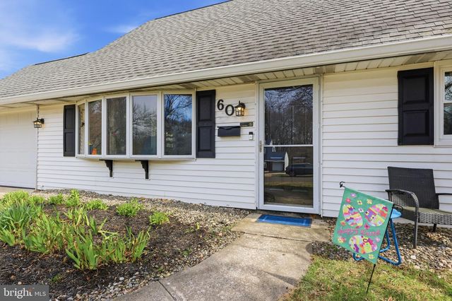 60 LOWER ORCHARD DR, Levittown, PA 19056