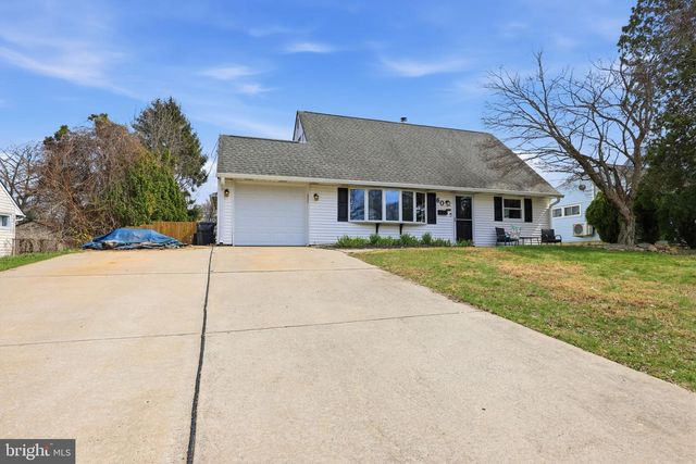 60 LOWER ORCHARD DR, Levittown, PA 19056
