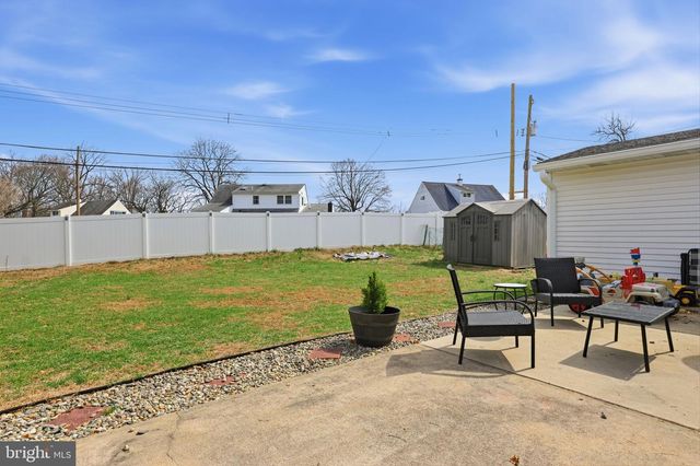 60 LOWER ORCHARD DR, Levittown, PA 19056