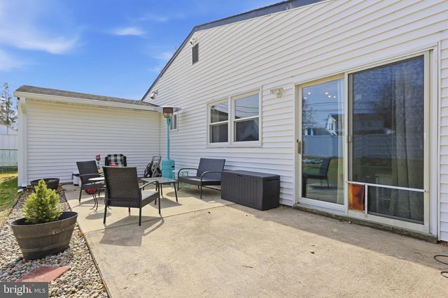 60 LOWER ORCHARD DR, Levittown, PA 19056