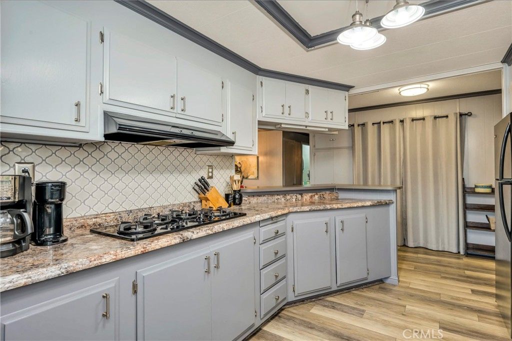 Image 10 of property listing at 9859 Crestview Drive, Clearlake, CA 95422