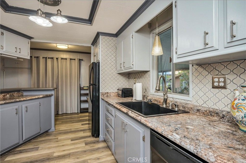 Image 11 of property listing at 9859 Crestview Drive, Clearlake, CA 95422