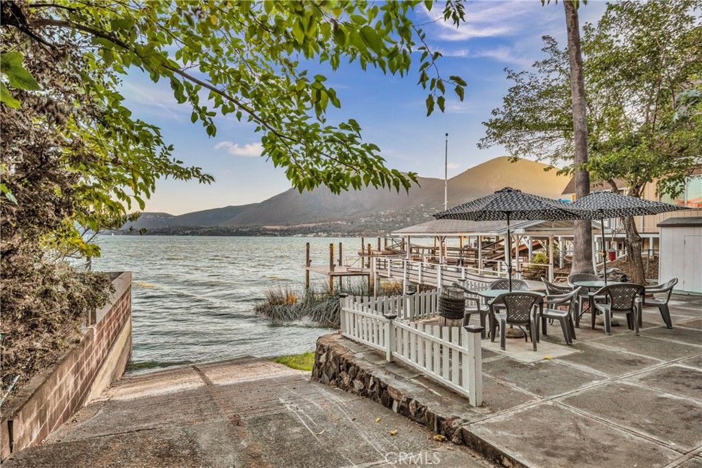 Image 3 of property listing at 9859 Crestview Drive, Clearlake, CA 95422