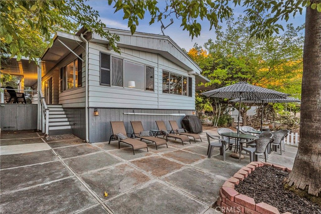 Image 4 of property listing at 9859 Crestview Drive, Clearlake, CA 95422