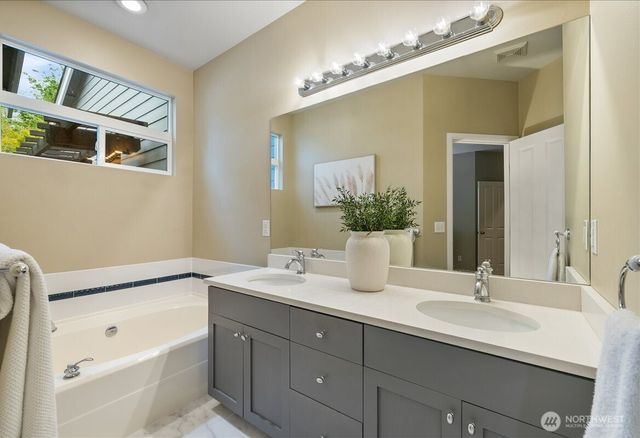 469 243rd Place SE, Sammamish, WA 98074