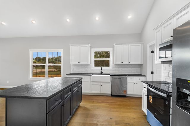 303 Lee Ln, Shelbyville, TN 37160