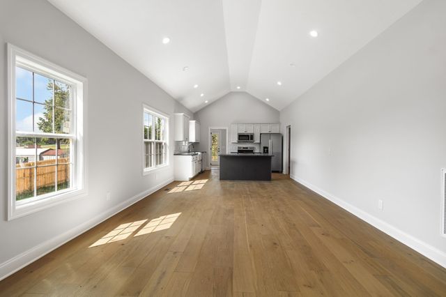 303 Lee Ln, Shelbyville, TN 37160