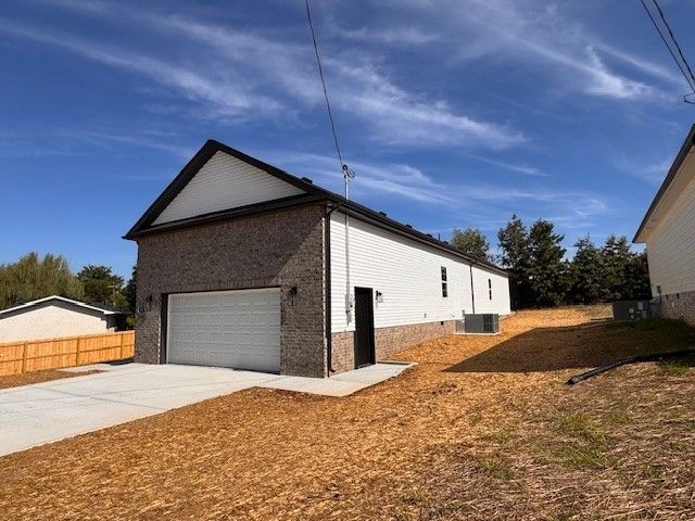 303 Lee Ln, Shelbyville, TN 37160