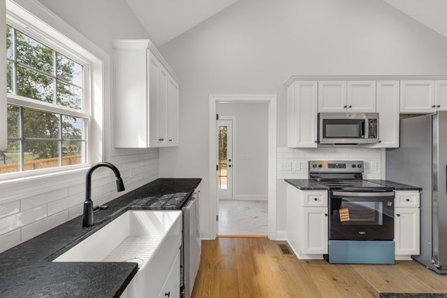 303 Lee Ln, Shelbyville, TN 37160