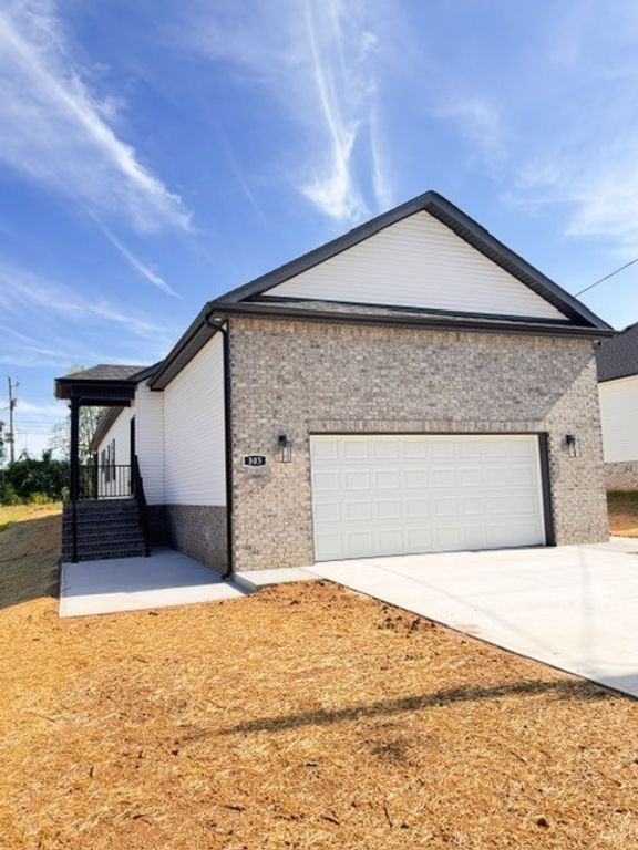 303 Lee Ln, Shelbyville, TN 37160