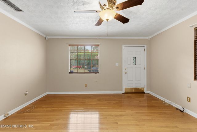 5741 LAKE LUCINA Drive N, Jacksonville, FL 32211