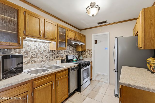 5741 LAKE LUCINA Drive N, Jacksonville, FL 32211