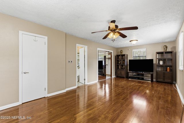 5741 LAKE LUCINA Drive N, Jacksonville, FL 32211