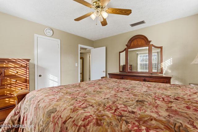 5741 LAKE LUCINA Drive N, Jacksonville, FL 32211