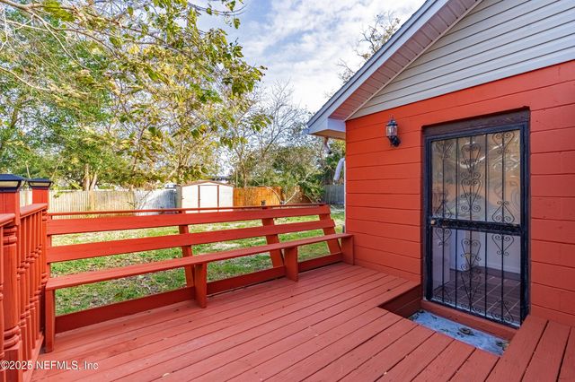 5741 LAKE LUCINA Drive N, Jacksonville, FL 32211