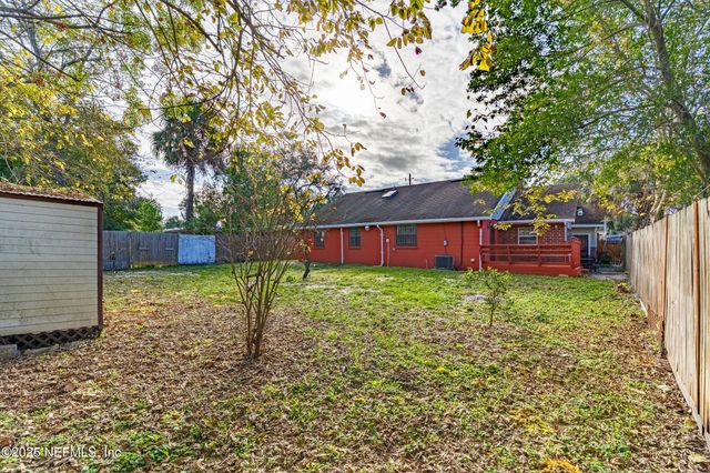 5741 LAKE LUCINA Drive N, Jacksonville, FL 32211