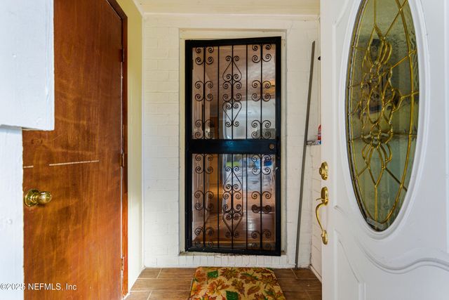 5741 LAKE LUCINA Drive N, Jacksonville, FL 32211