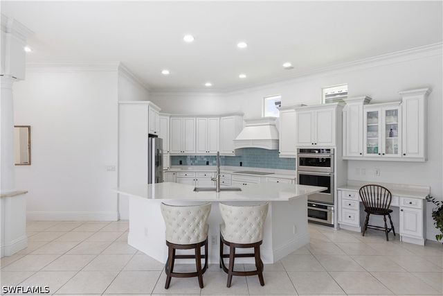 2844 Coco Lakes DR, Naples, FL 34105