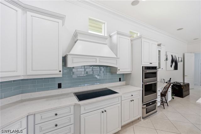 2844 Coco Lakes DR, Naples, FL 34105