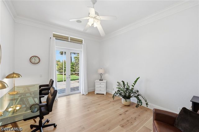 2844 Coco Lakes DR, Naples, FL 34105