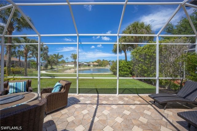 2844 Coco Lakes DR, Naples, FL 34105