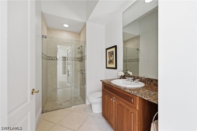 2844 Coco Lakes DR, Naples, FL 34105