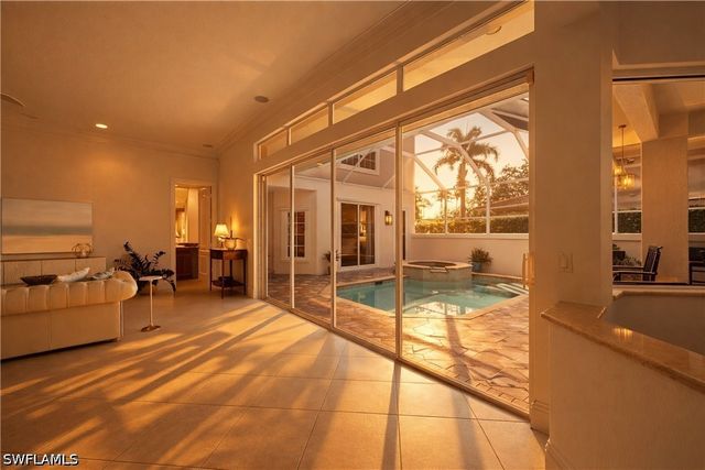 2844 Coco Lakes DR, Naples, FL 34105