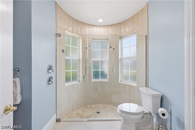 2844 Coco Lakes DR, Naples, FL 34105