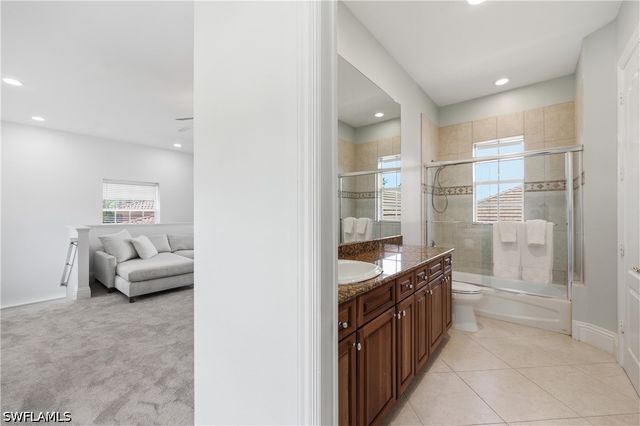 2844 Coco Lakes DR, Naples, FL 34105