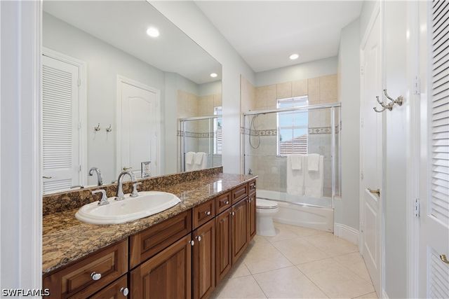 2844 Coco Lakes DR, Naples, FL 34105