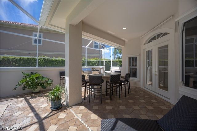 2844 Coco Lakes DR, Naples, FL 34105