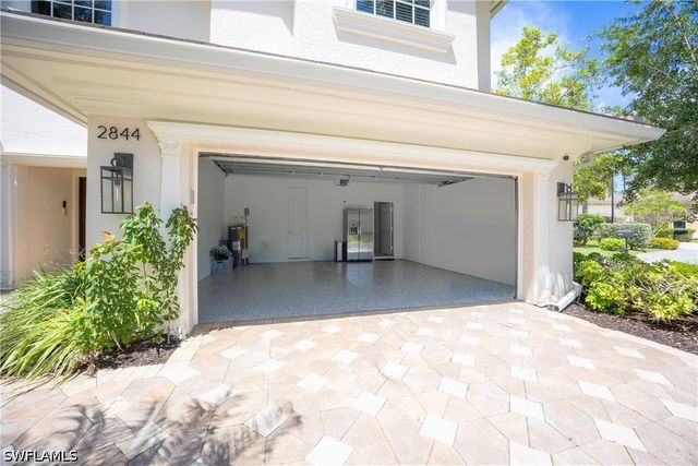 2844 Coco Lakes DR, Naples, FL 34105
