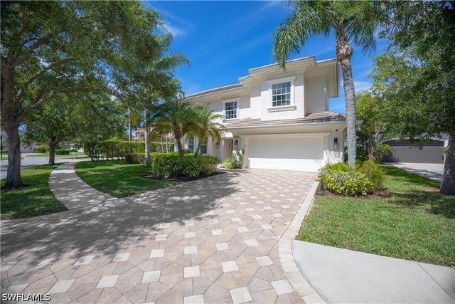 2844 Coco Lakes DR, Naples, FL 34105