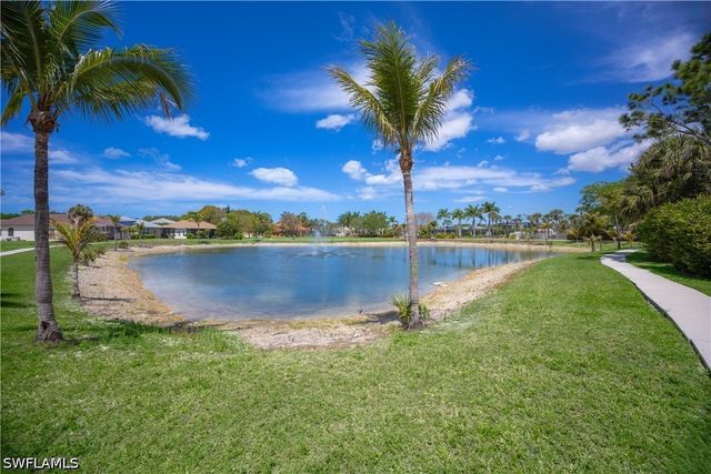 2844 Coco Lakes DR, Naples, FL 34105