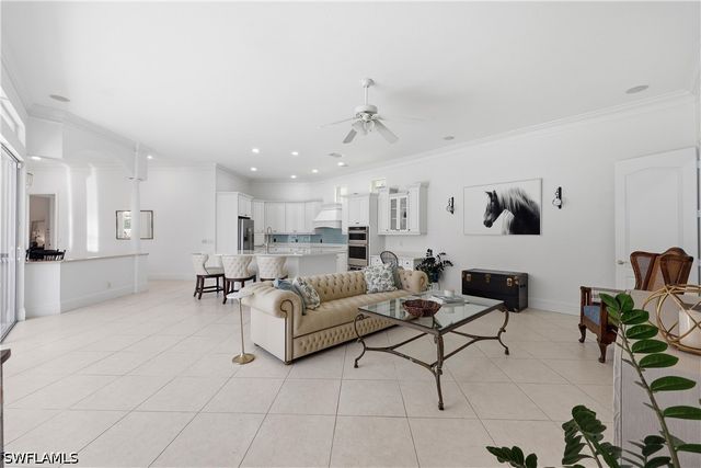 2844 Coco Lakes DR, Naples, FL 34105