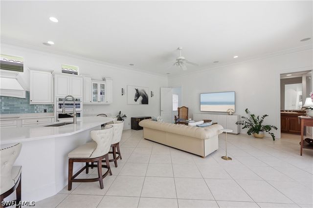 2844 Coco Lakes DR, Naples, FL 34105