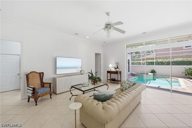 2844 Coco Lakes DR, Naples, FL 34105